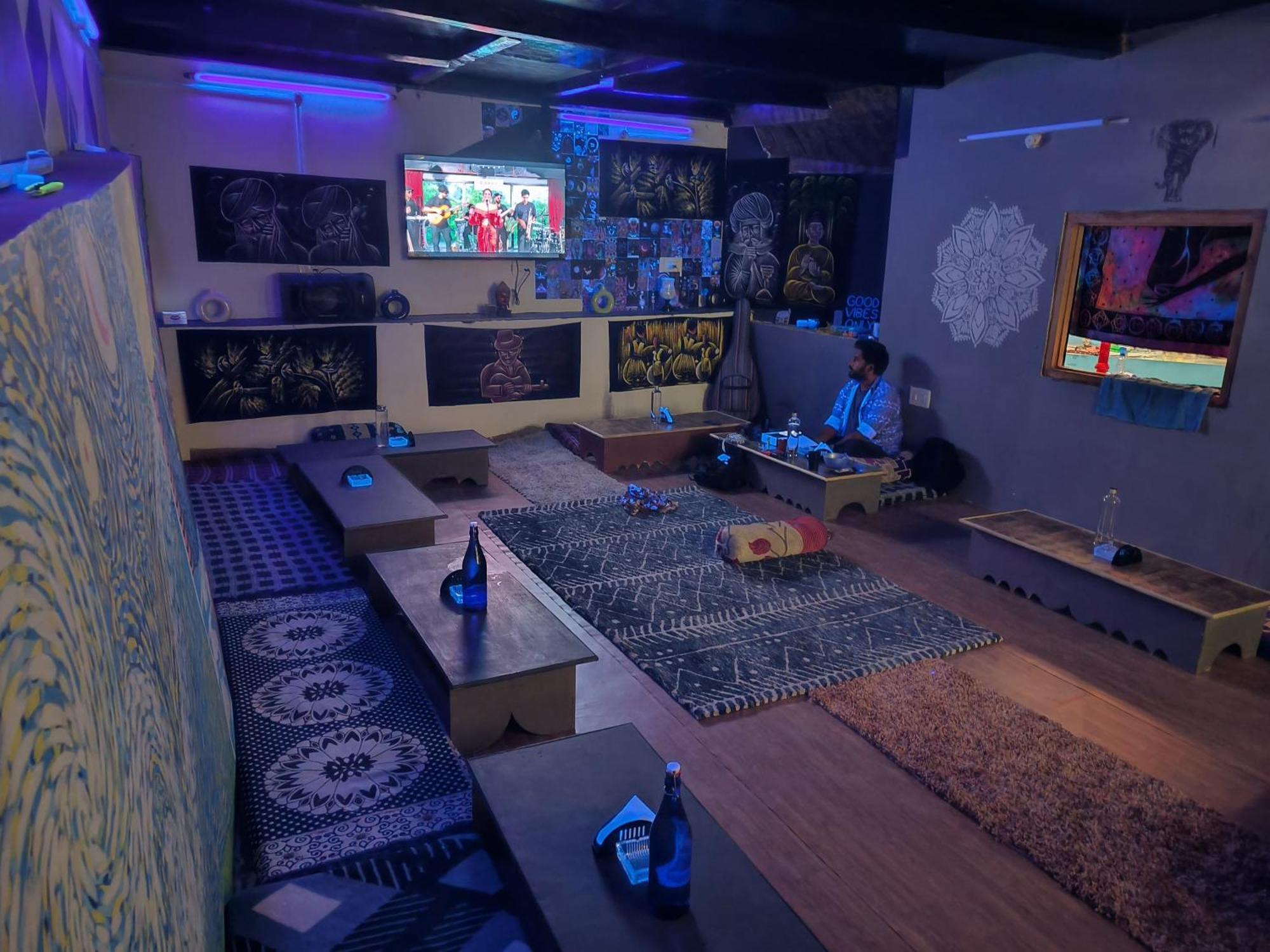 Stoner'S Delight Hostel Kullu Bagian luar foto