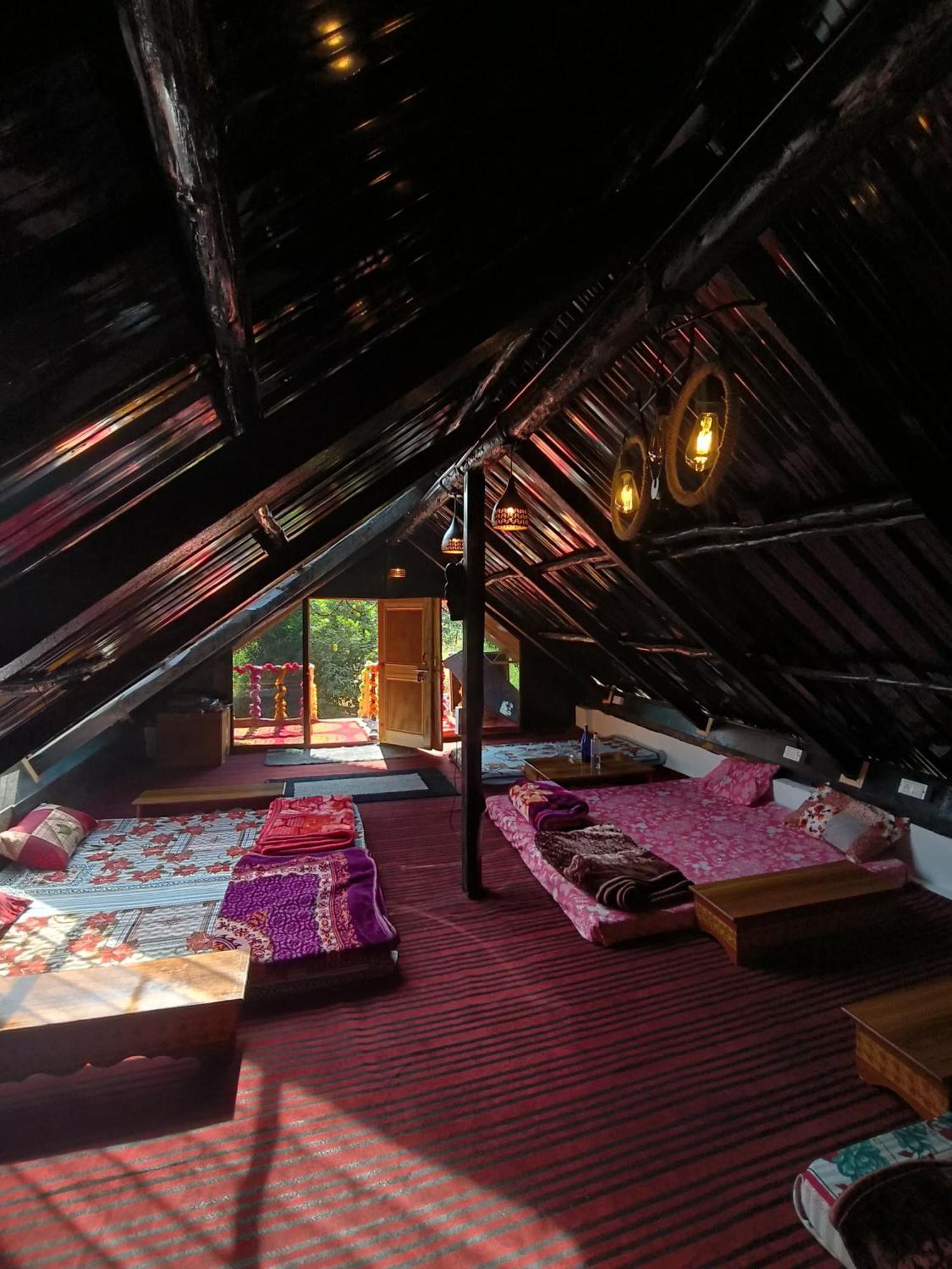 Stoner'S Delight Hostel Kullu Bagian luar foto