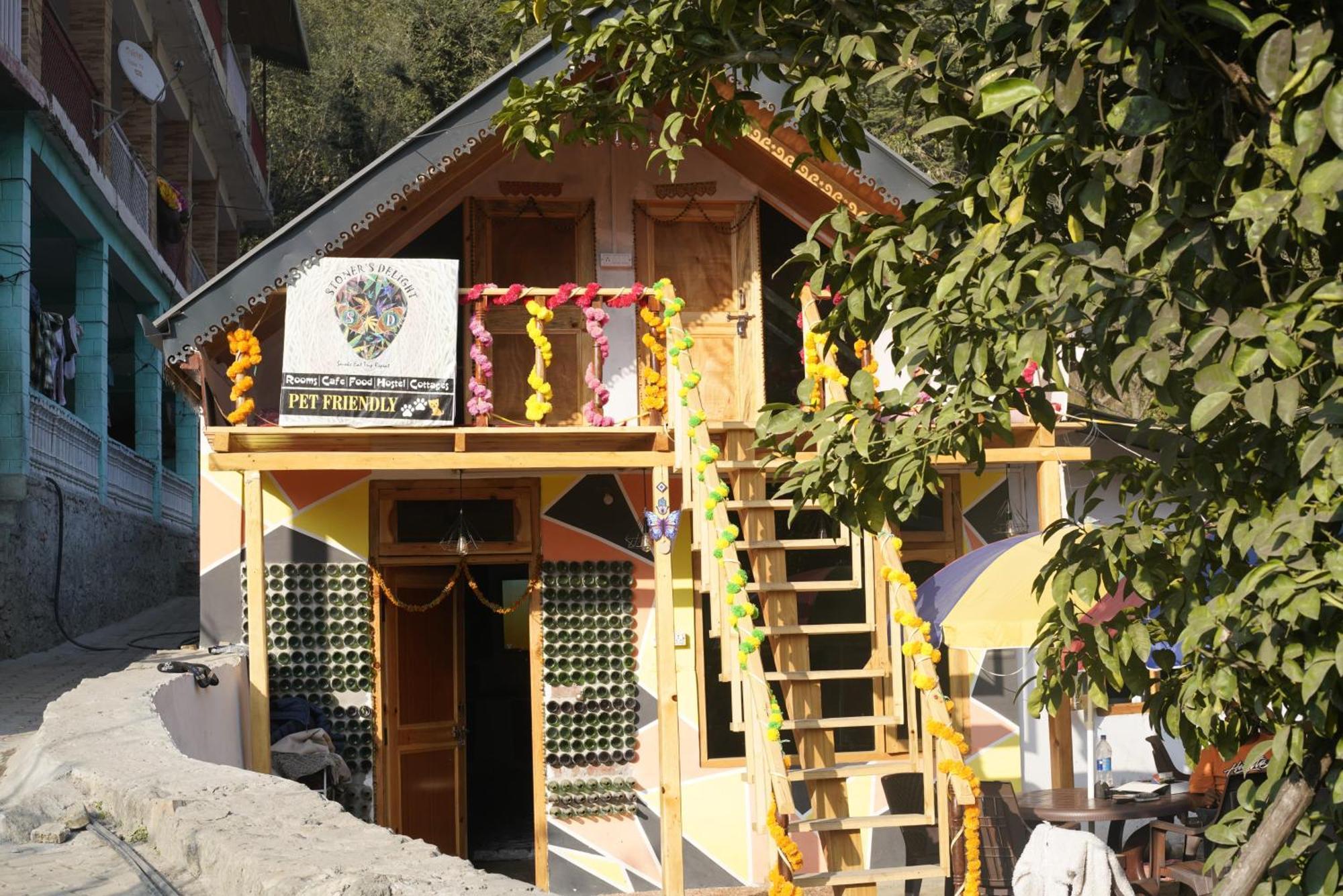 Stoner'S Delight Hostel Kullu Bagian luar foto
